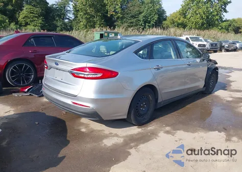 2020 Ford Fusion S z USA, uszkodzony, nr VIN 3FA6P0G76LR240253